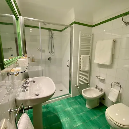 Le Rondini - 3* סירולו