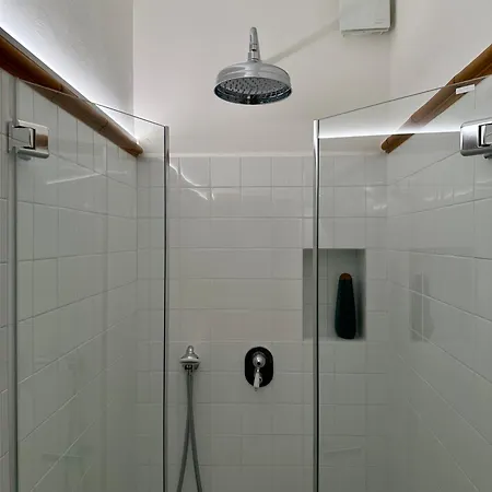 Le Rondini - לינה וארוחת בוקר סירולו