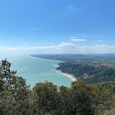 Le Rondini - فندق مبيت وإفطار 3*